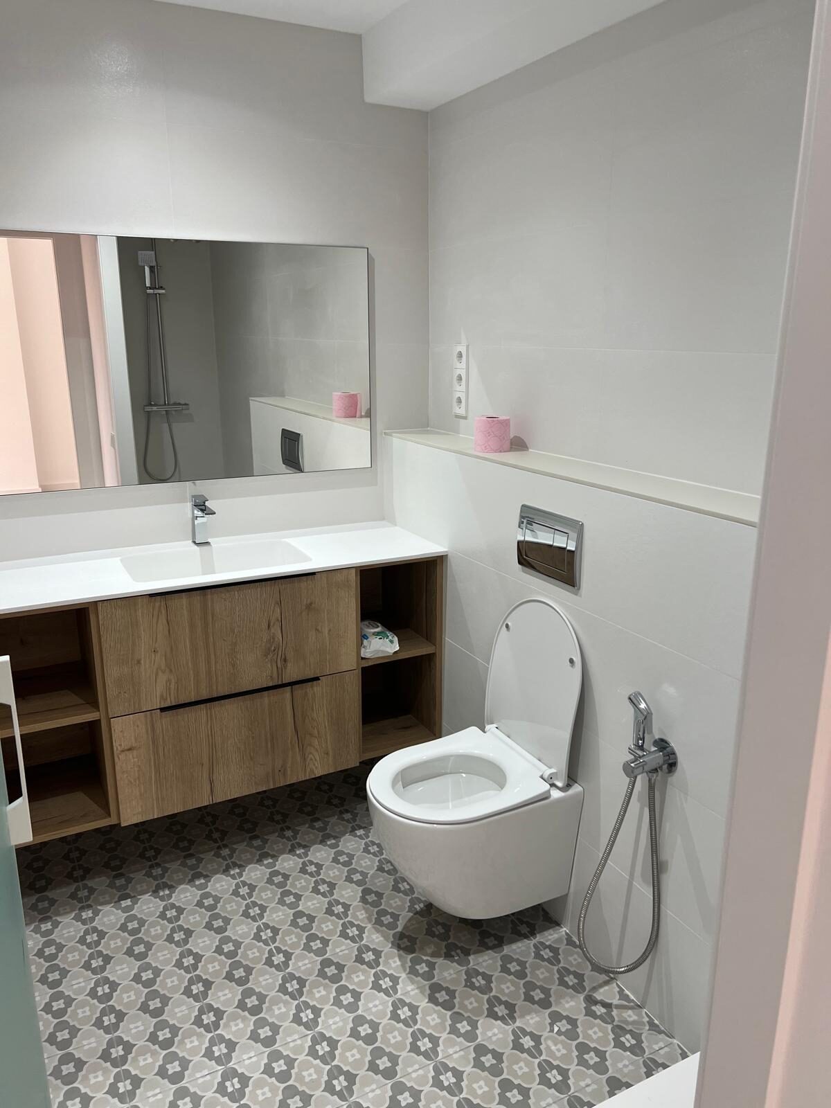 Reforma de baños en Poblenou, Barcelona — Proyecto Pujades de Grupo Arcada Estudio