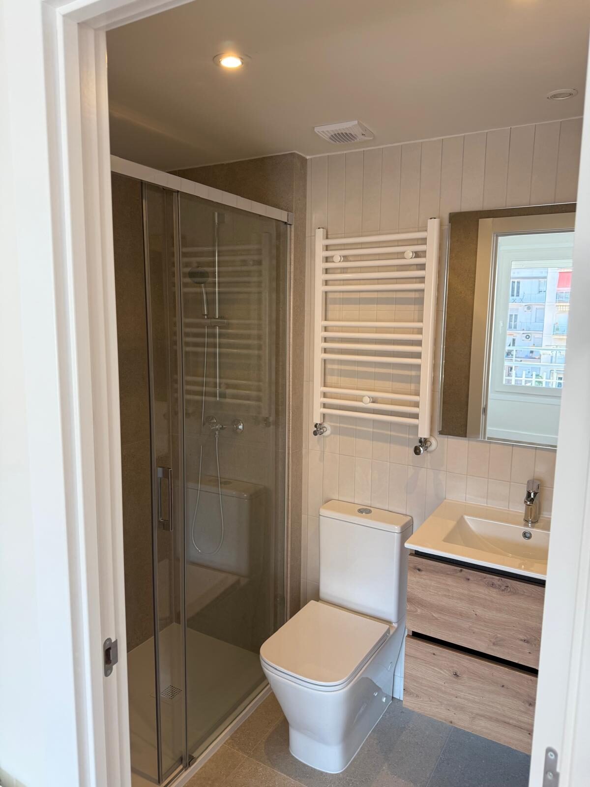 Reforma de baños en Eixample, Barcelona — Proyecto Urgell de Grupo Arcada Estudio