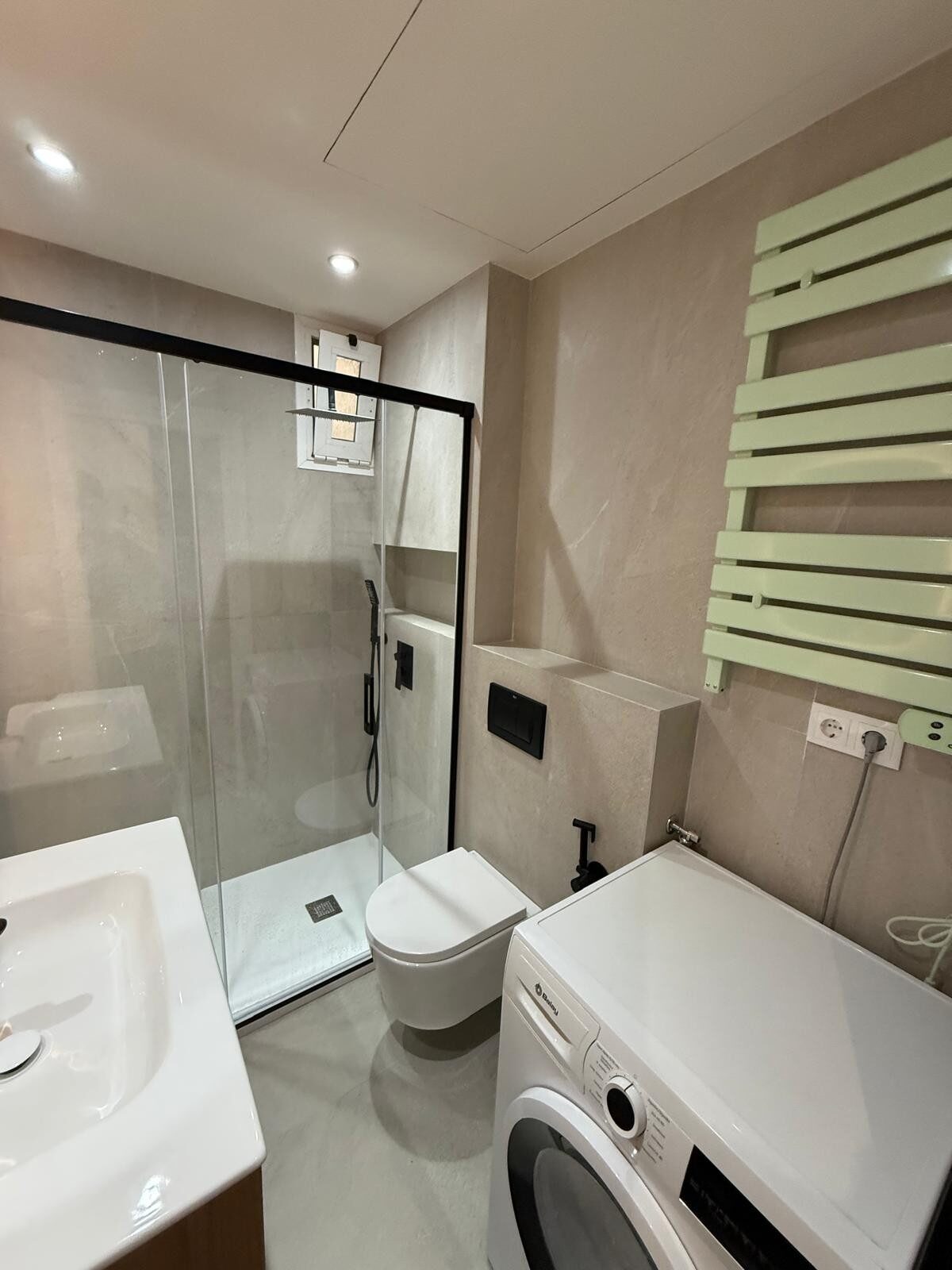 Reforma de baños en Poblenou, Barcelona — Proyecto Pere IV de Grupo Arcada Estudio
